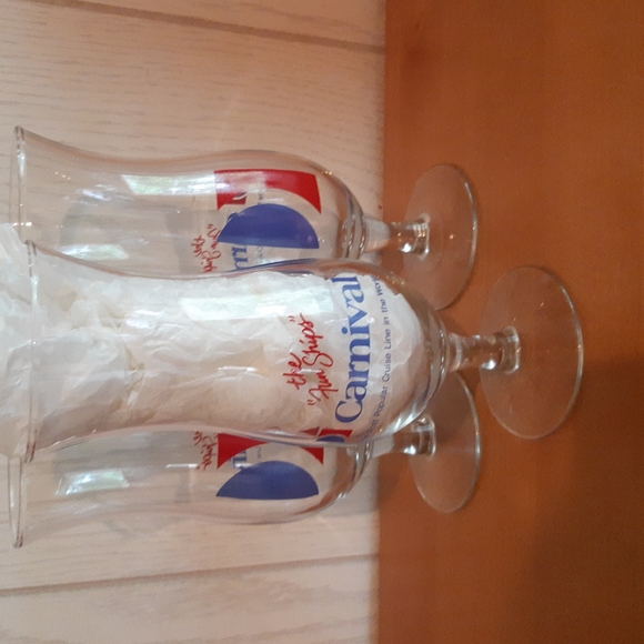 Set of 3 - Carnival Cruise Line Cocktail Hurricane Beverage Glasses - Picture 2 of 6
